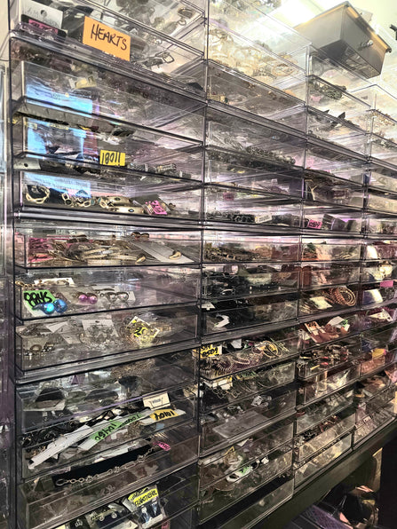 THE LUXE NK GLAM CLEAR ACRYLIC JEWELRY / CHARM CASE DISPLAY-CHARMCASE