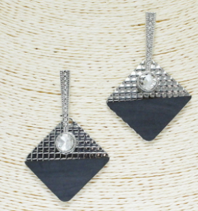 THE LUXE NK GLAM CLASSY LUXURY JEWELRY COLLECTION - THE GLAM GIRL FASHION DESIGNER WOOD BRACELET EARRINGS - VOLUME 1