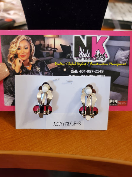The LUXE CLASSIC NK WIDE HOOP EARRING (CLIP-ON)