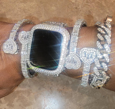 THE LUXE NK GLAM BAUGETTE HEART BANGLE