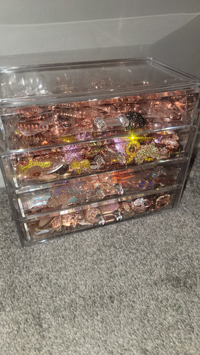 THE LUXE NK GLAM CLEAR ACRYLIC JEWELRY / CHARM CASE DISPLAY-CHARMCASE