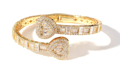 THE LUXE NK GLAM BAUGETTE HEART BANGLE