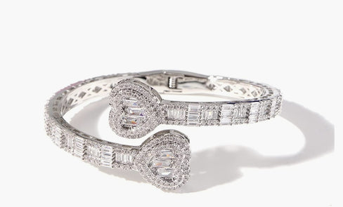 THE LUXE NK GLAM BAUGETTE HEART BANGLE