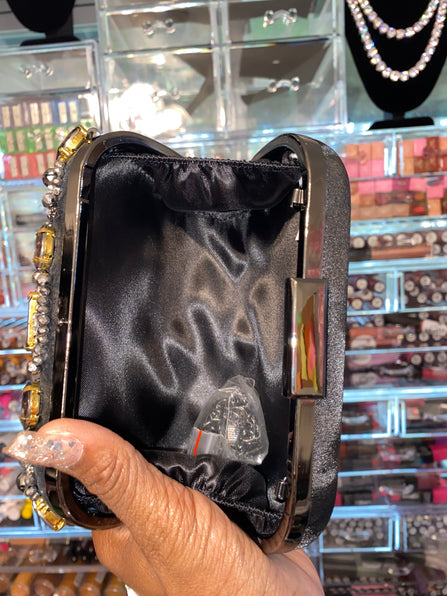 THE LUXE NK GLAM ACCESSORIES & BELT COLLECTION- OVAL SHAPED FORMAL RHINESTONE CLUTCH BAG - MMA1006