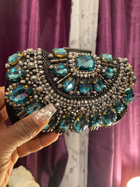 THE LUXE NK GLAM ACCESSORIES & BELT COLLECTION- OVAL SHAPED FORMAL RHINESTONE CLUTCH BAG - MMA1006