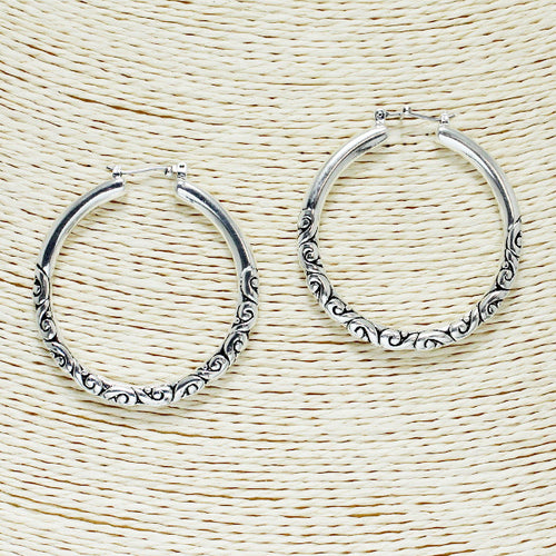 THE LUXE NK GLAM GIRL JEWELRY COLLECTION - SILVER / GOLD TEXTURED HOOPS - FE1010