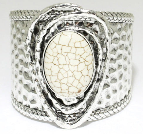 THE LUXE NK GLAM FLY WESTERN GLAM GIRL HAMMERED STONE CUFF - BG3703
