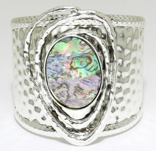 THE LUXE NK GLAM FLY WESTERN GLAM GIRL HAMMERED STONE CUFF - BG3703
