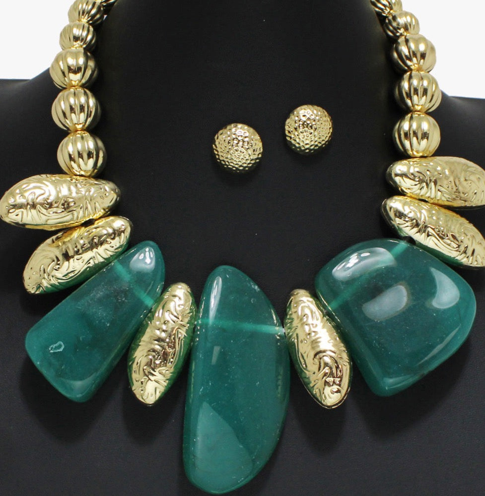 THE LUXE NK GLAM CHUNKY GLASS STONE NECKLACE-JN10463