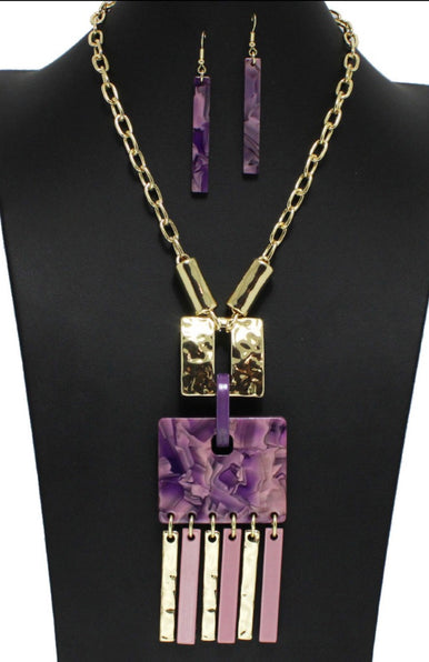 THE LUXE NK GLAM GIRL CLASSIC GEOMETRIC CELLULOID ACETATE NECKLACE-YNE4819