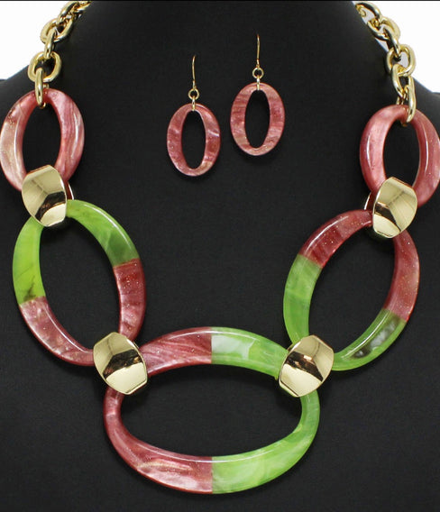 THE LUXE NK GLAM GIRL GEOMETRIC ACETATE NECKLACE-VOLUME 6