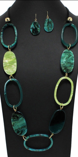 THE LUXE NK GLAM GIRL CLASSIC GEOMETRIC MATTE ACRYLIC LONG NECKLACES-YNE4905