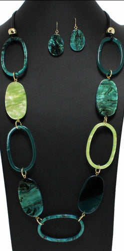 THE LUXE NK GLAM GIRL CLASSIC GEOMETRIC MATTE ACRYLIC LONG NECKLACES-YNE4905
