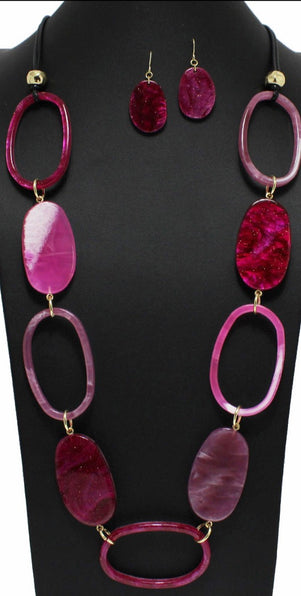 THE LUXE NK GLAM GIRL CLASSIC GEOMETRIC MATTE ACRYLIC LONG NECKLACES-YNE4905