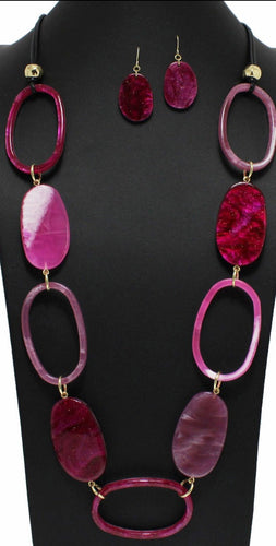 THE LUXE NK GLAM GIRL CLASSIC GEOMETRIC MATTE ACRYLIC LONG NECKLACES-YNE4905
