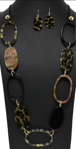 THE LUXE NK GLAM GIRL CLASSIC GEOMETRIC MATTE ACRYLIC LONG NECKLACES-YNE4905