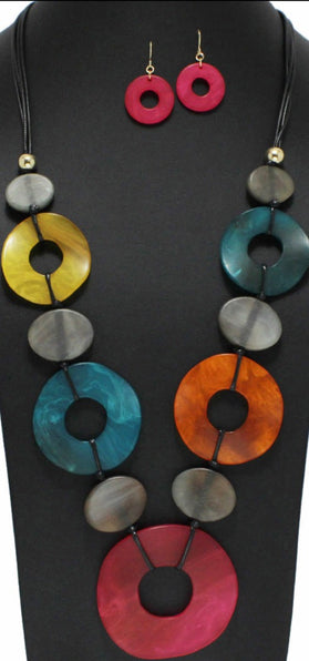 THE LUXE NK GLAM GIRL CLASSIC GEOMETRIC MATTE ACRYLIC LONG NECKLACES-YNE4905