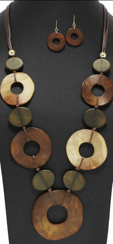 THE LUXE NK GLAM GIRL CLASSIC GEOMETRIC MATTE ACRYLIC LONG NECKLACES-YNE4905