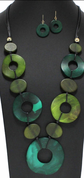 THE LUXE NK GLAM GIRL CLASSIC GEOMETRIC MATTE ACRYLIC LONG NECKLACES-YNE4905