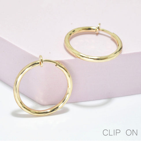 THE LUXE NK GLAM GIRL LUXURY JEWELRY COLLECTION - SILVER & GOLD CROSS OVER CLIP ON EARRINGS - E33835