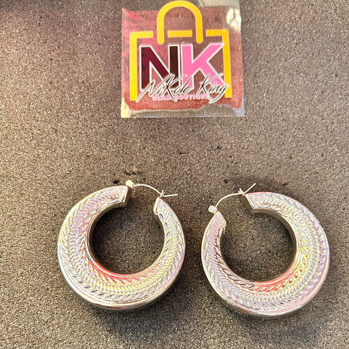 THE LUXE NK GLAM GIRL JEWELRY COLLECTION - SILVER / GOLD TEXTURED HOOPS - FE1010