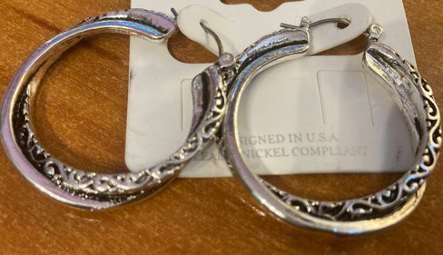 THE LUXE NK GLAM GIRL LUXURY COLLECTION - SILVER/GOLD CZ RHINESTONE HUGS HOOP EARRINGS - ER8357