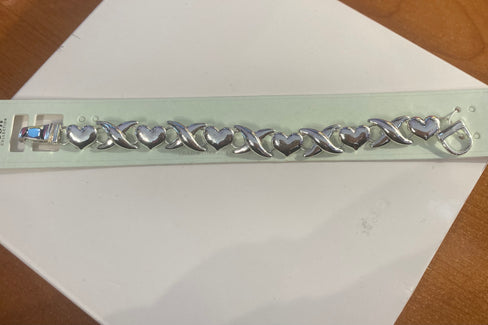 THE LUXE NK GLAM GIRL JEWELRY COLLECTIONS- SILVER X AND HEARTS BRACELET-4815