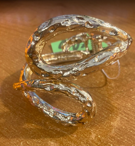 THE LUXE NK GLAM FLY WESTERN GLAM GIRL HAMMERED STONE CUFF - BG3703