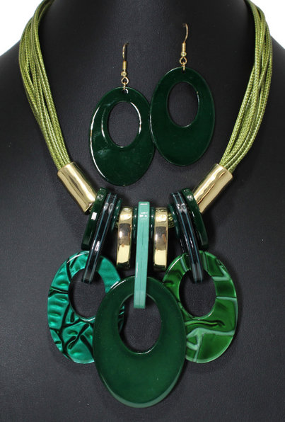 THE LUXE NK GLAM GIRL CLASSIC GEOMETRIC NECKLACE-YNE4900