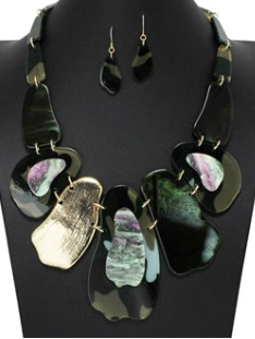 THE LUXE NK GLAM GIRL CLASSIC GEOMETRIC NECKLACE-YNE4900