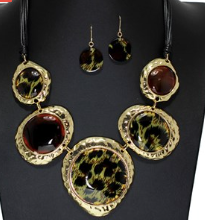 THE LUXE NK GLAM GIRL CLASSIC GEOMETRIC ACRYLIC NECKLACE- VOLUME 1