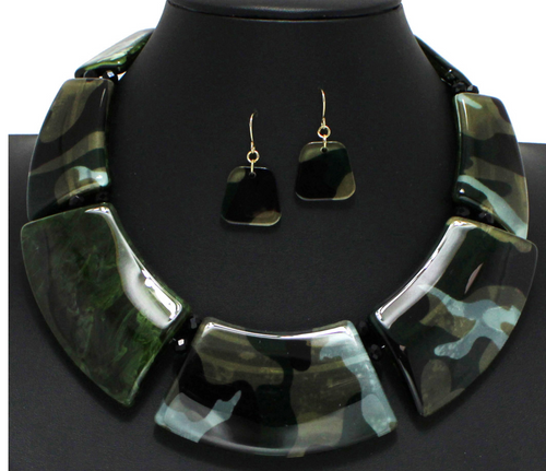 THE LUXE NK GLAM GIRL GEOMETRIC ACETATE NECKLACE-VOLUME 6