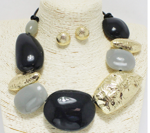 THE LUXE NK GLAM GIRL CLASSIC GEOMETRIC NECKLACE-YNE4900