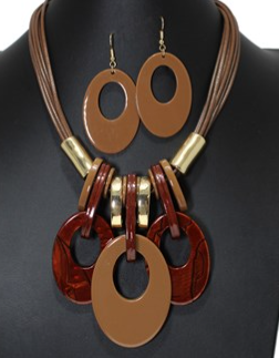 THE LUXE NK GLAM GIRL CLASSIC GEOMETRIC NECKLACE-YNE4900