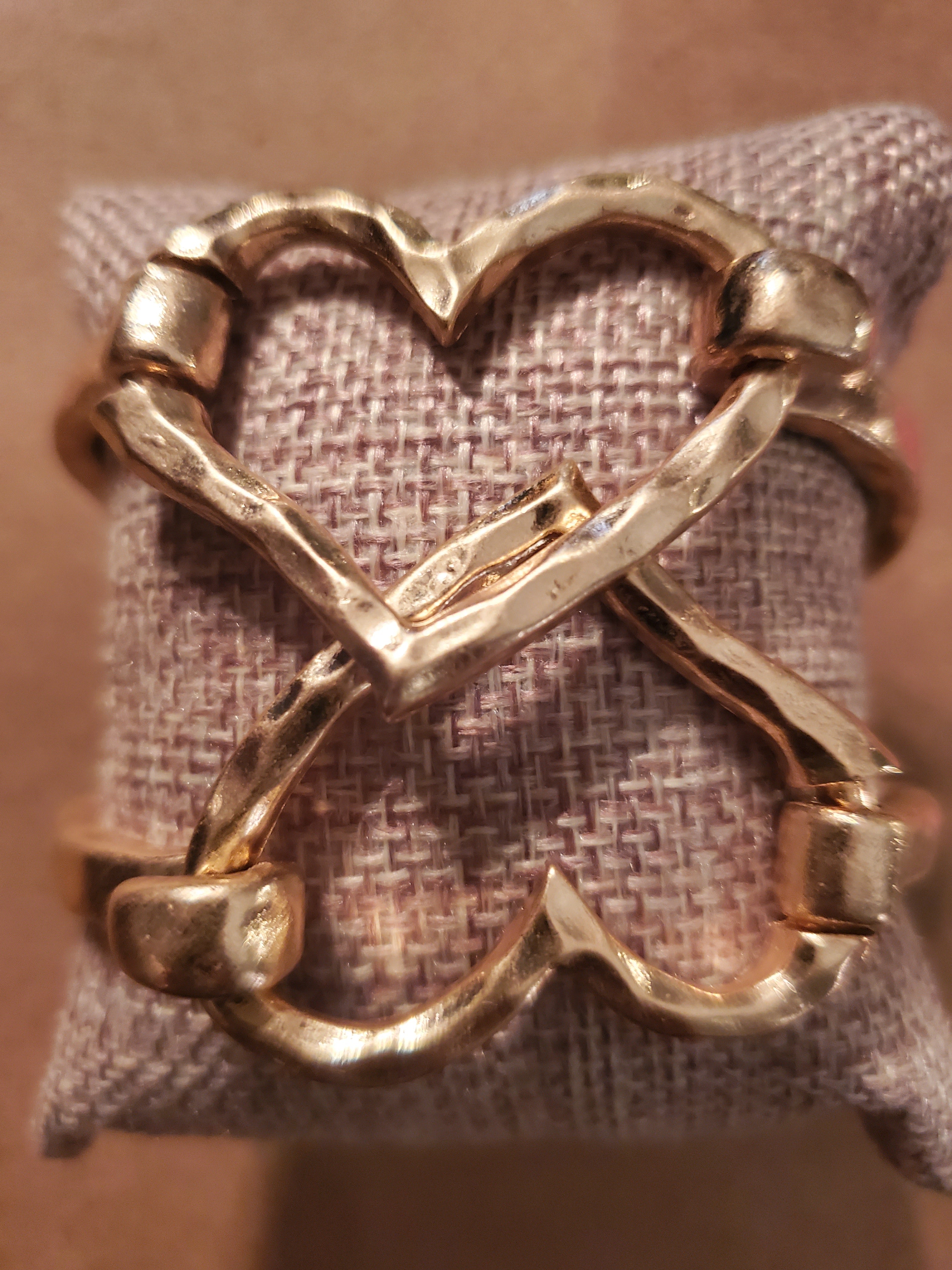 THE LUXE NK GLAM GOLD METAL HEART BANGLE - J233
