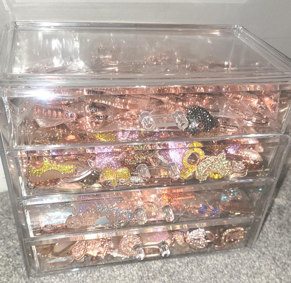 THE LUXE NK GLAM CLEAR ACRYLIC JEWELRY / CHARM CASE DISPLAY-CHARMCASE