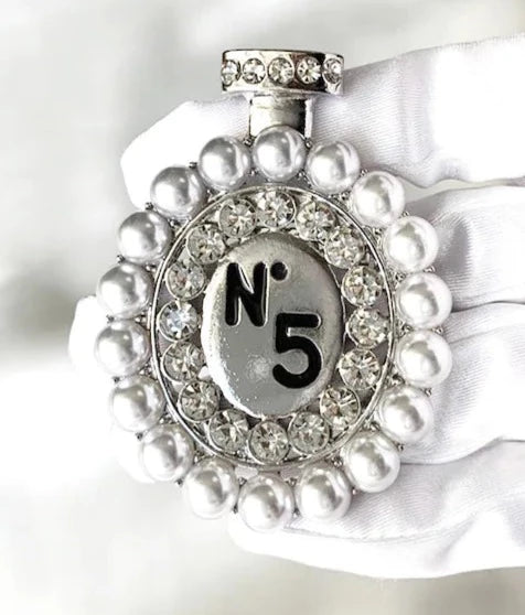 THE LUXE NK GLAM GIRL LUXURY JEWELRY COLLECTION - RHINESTONE PERFUME BOTTLE PHONE GRIP - MP1014