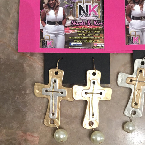 THE LUXE CLASSIC CROSS EARRINGS- J252