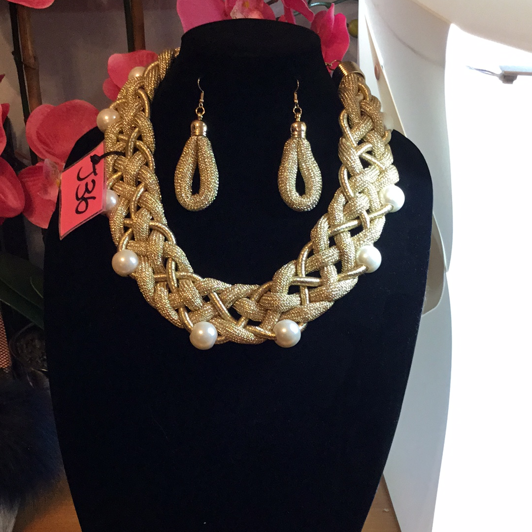 The LUXE NK GOLD PEARL PLATTED ROPE NECKLACE SET