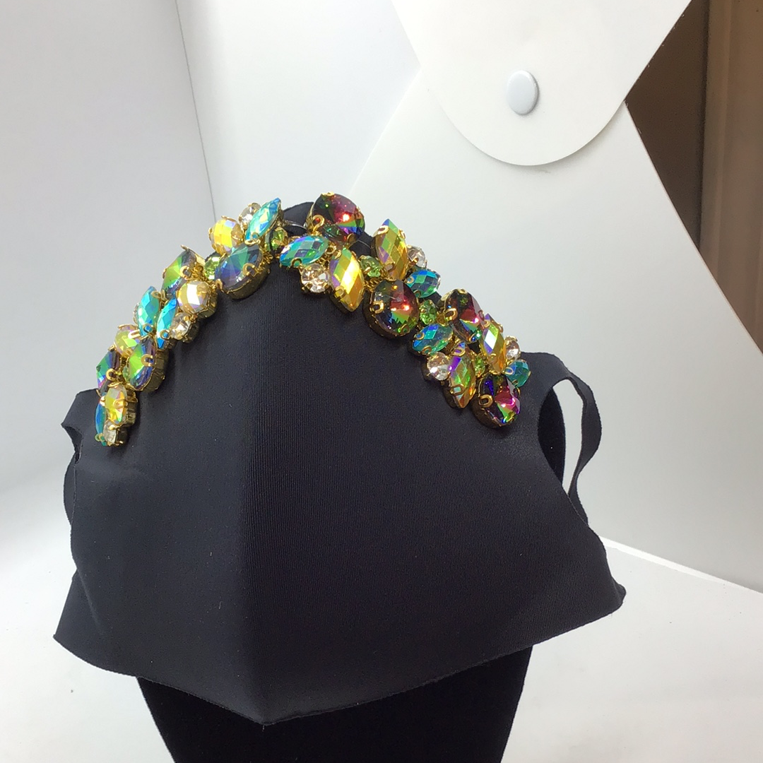 THE LUXE CLASSIC NK GLAM CLASSY RHINESTONE MASK- M5