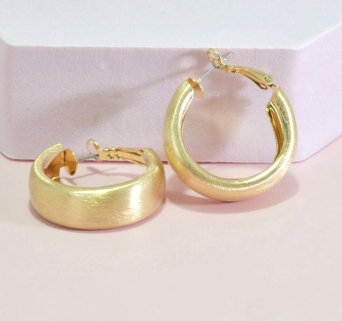 THE LUXE NK GLAM GIRL LUXURY JEWELRY COLLECTION - HEARTS ON FIRE HEART HOOP EARRINGS - VER5278