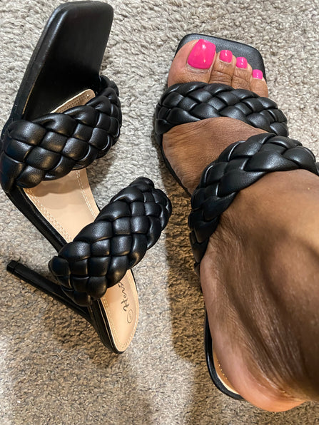 THE LUXE CLASSIC QUILTED HEELS - NKF145
