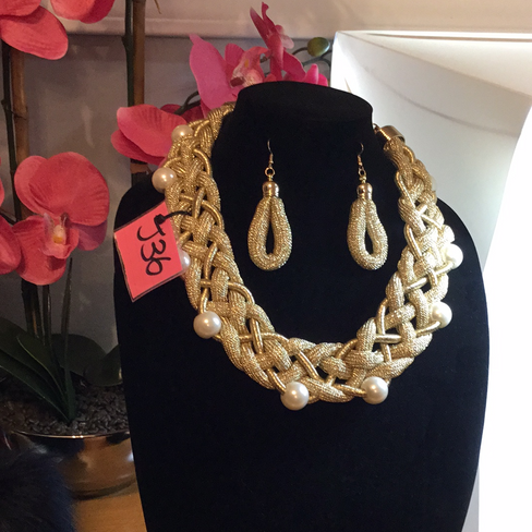 The LUXE NK GOLD PEARL PLATTED ROPE NECKLACE SET