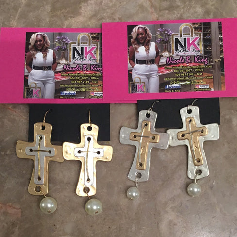 THE LUXE CLASSIC CROSS EARRINGS- J252